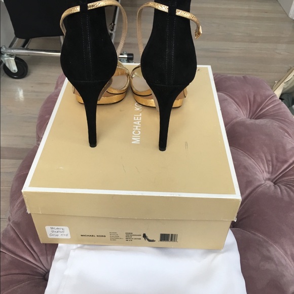 Michael Kors Cracked Metallic Leather And Suede Sandals sold T - Picture 7 of 13